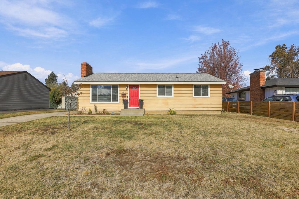 Photo of 2811 E 39th Ave, Spokane, WA 99223 (MLS # 202625745)