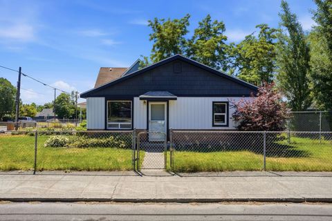 Photo of 3017 N Standard St, Spokane, WA 99207 (MLS # 202619377)