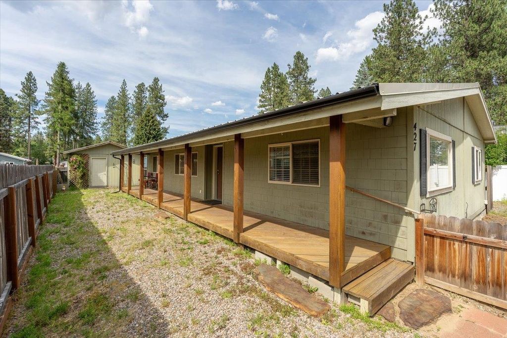 Photo of 427 E 5th St, Deer Park, WA 99006 (MLS # 202619916)