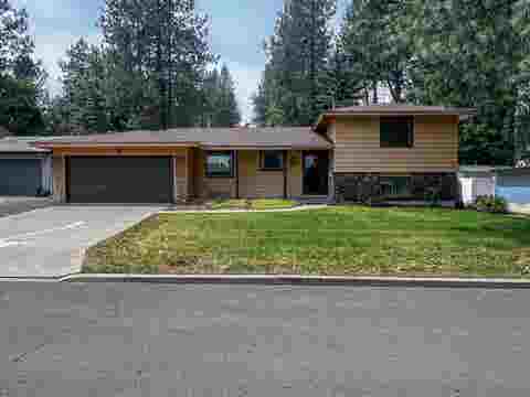 Photo of 11325 N Post St, Spokane, WA 99218 (MLS # 202619527)