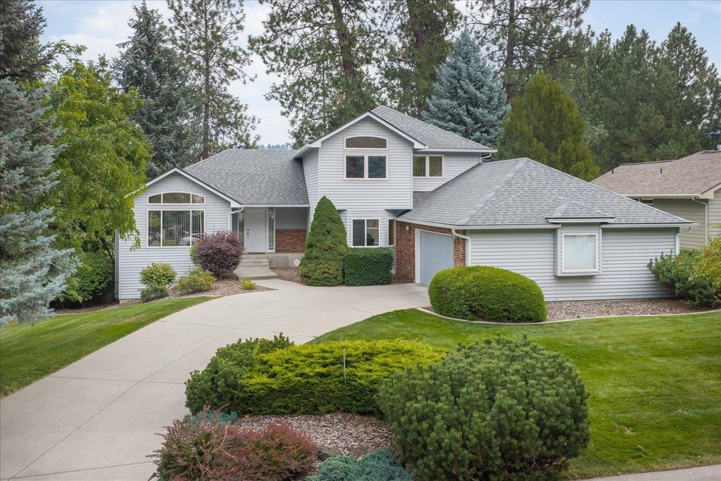 Photo of 3817 S Custer St, Spokane, WA 99223 (MLS # 202623728)