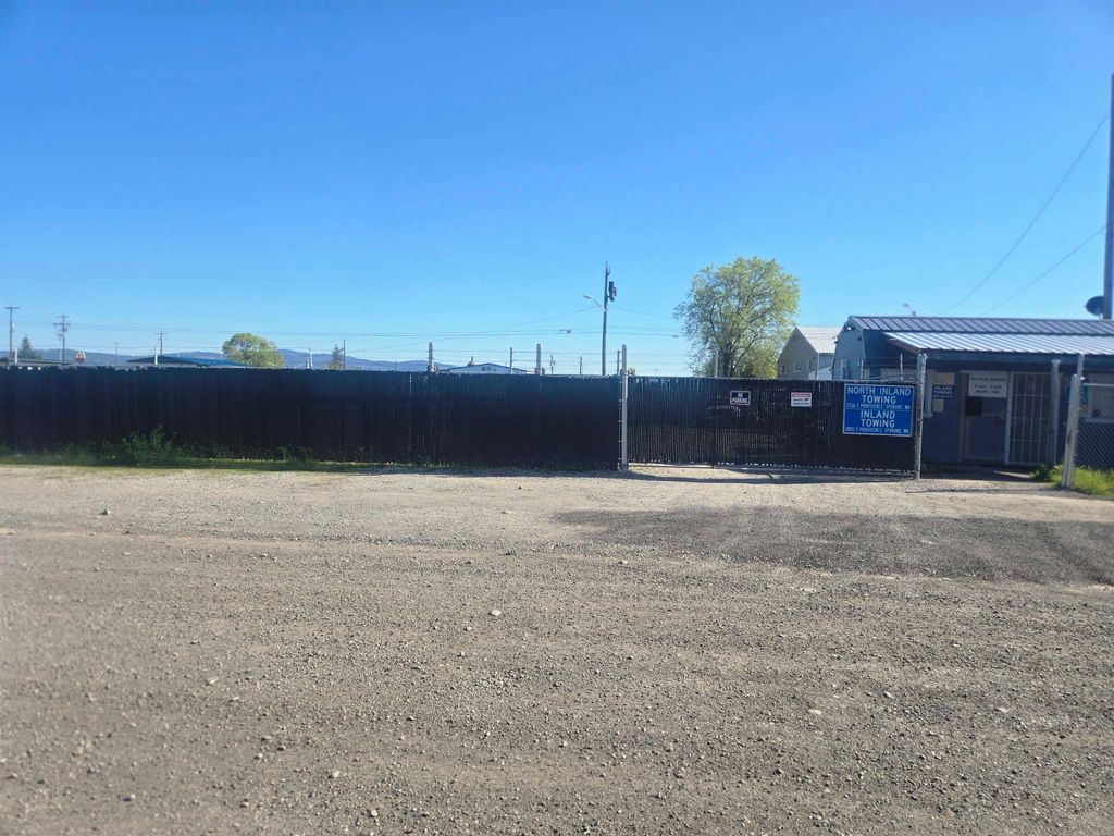 Photo of 2726 E Providence Ave, Spokane, WA 99207 (MLS # 202616468)