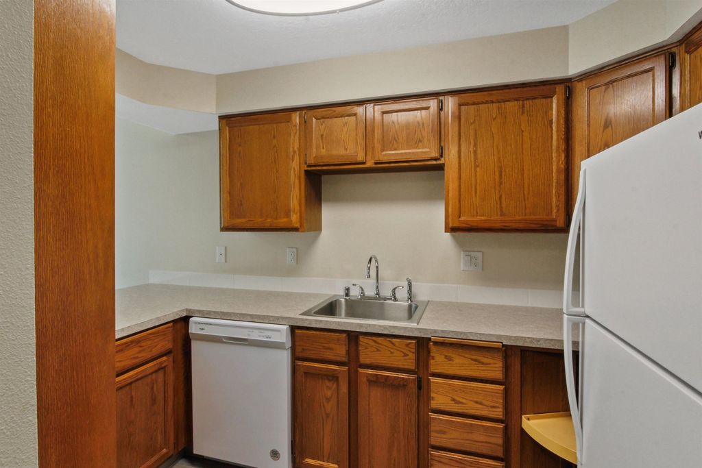 Photo of 221 E Rockwood Blvd, Spokane, WA 99202 (MLS # 202616536)