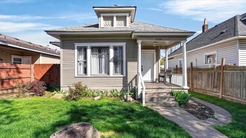 Photo of 2224 W Boone Ave, Spokane, WA 99201 (MLS # 202616067)