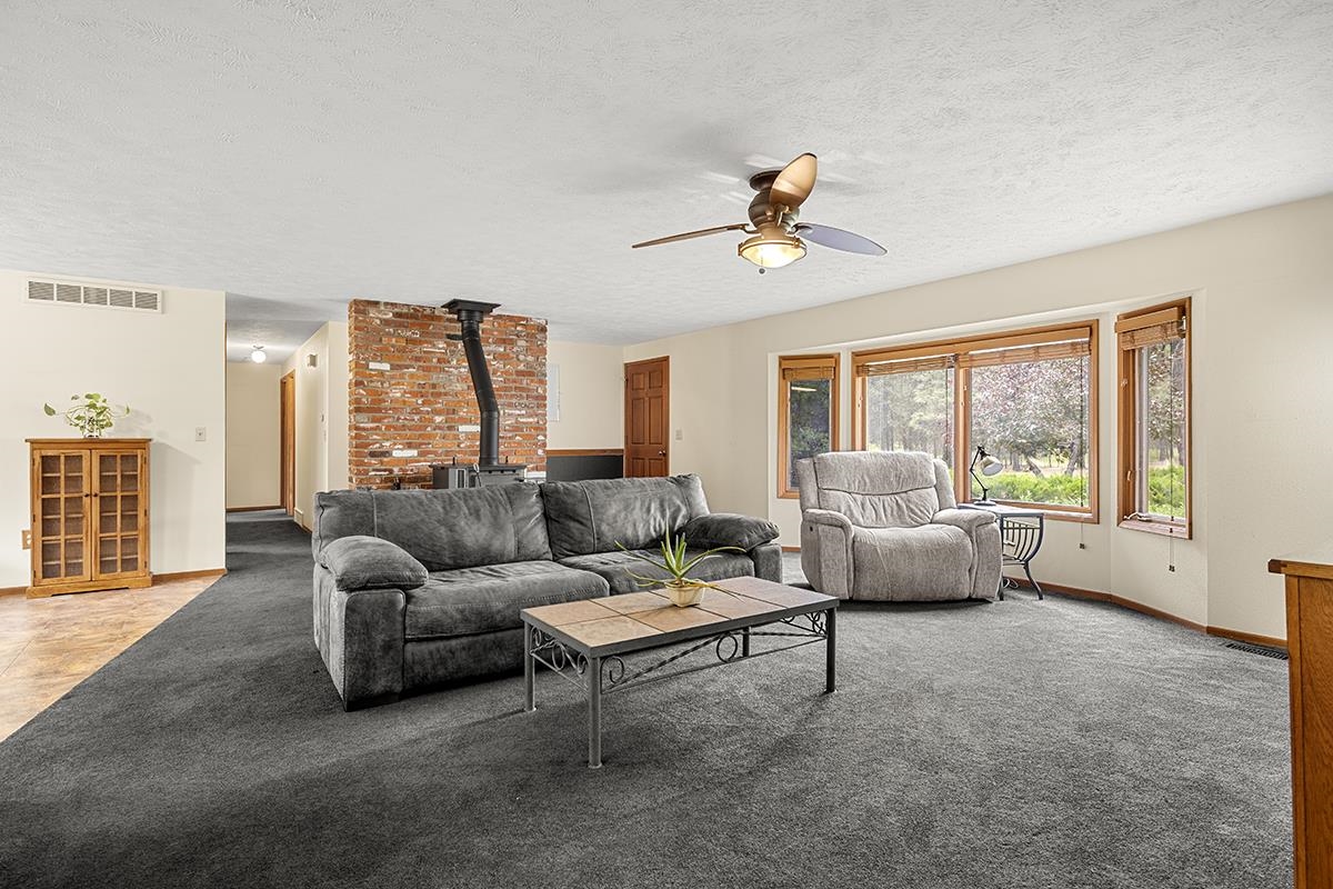 Photo 6 of 46 of 5323 E Quail Ln house