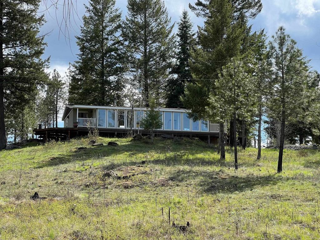 Photo of 13312 E Nelson Rd, Elk, WA 99009 (MLS # 202615674)