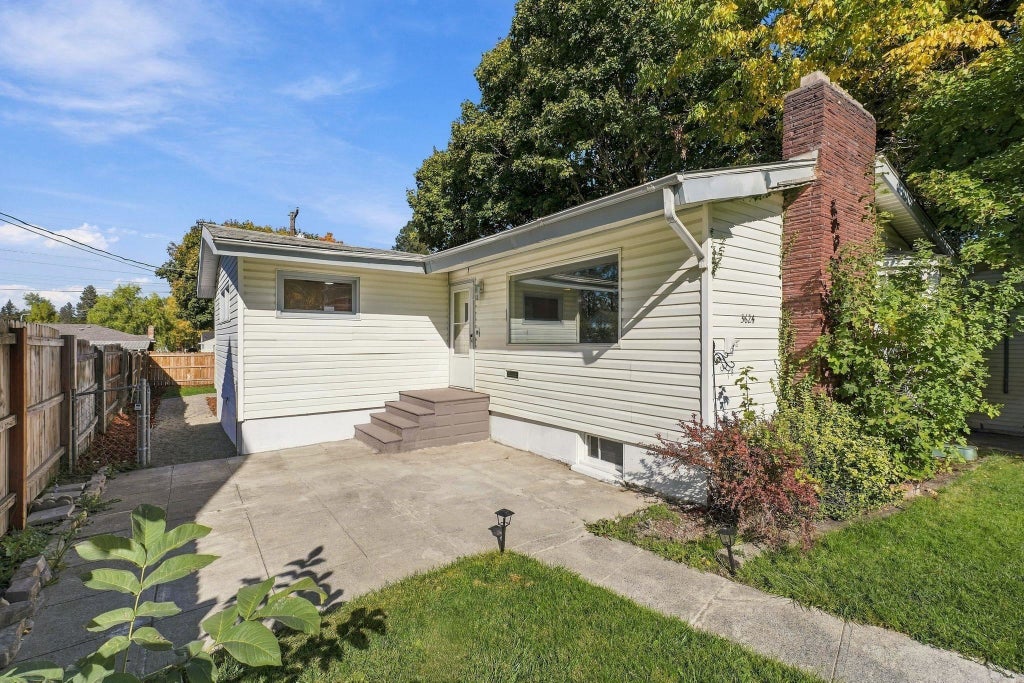 Photo of 3624 W Heroy Ave, Spokane, WA 99205 (MLS # 202625594)