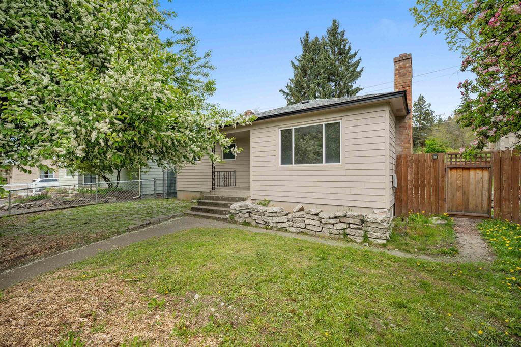 Photo of 4139 E Frederick Ave, Spokane, WA 99217 (MLS # 202616292)