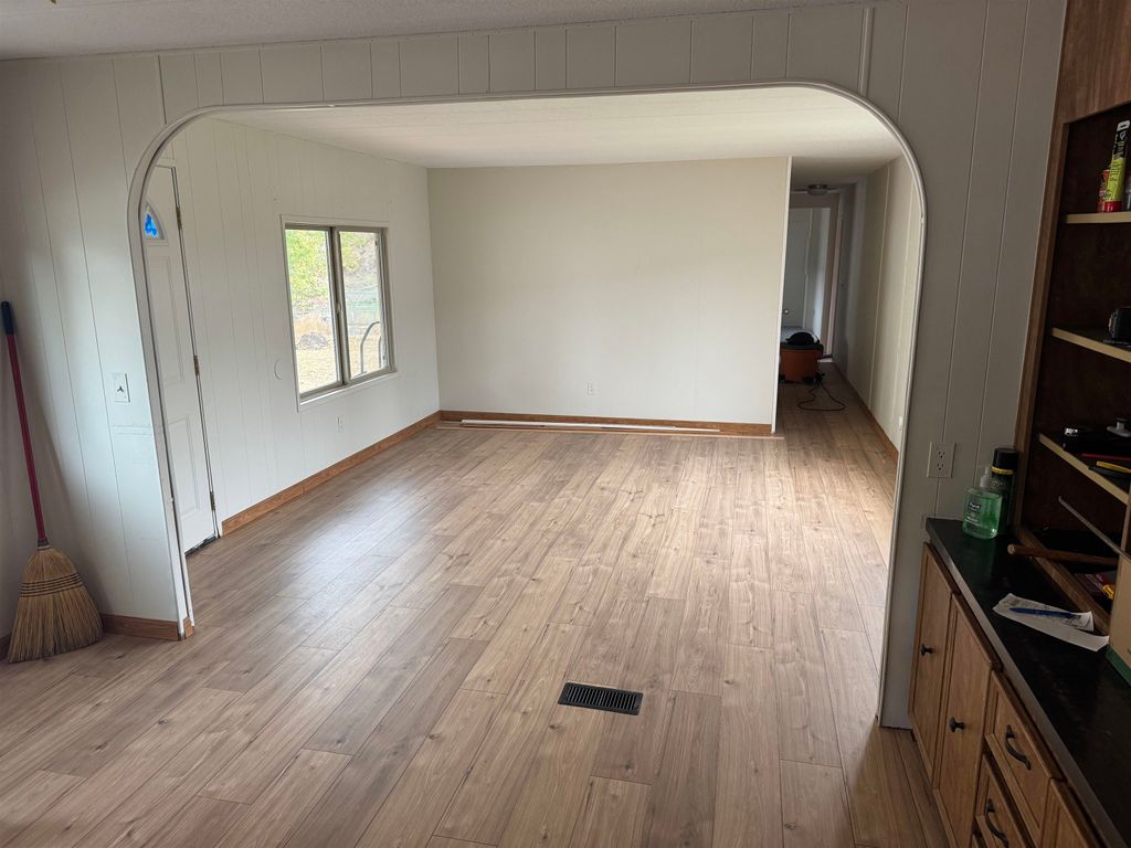 Photo of 17404 E 6th Ave, Spokane Valley, WA 99016 (MLS # 202525514)