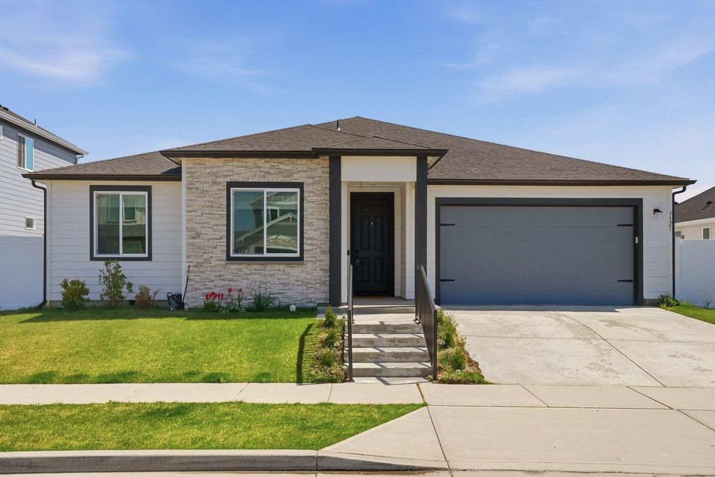 Photo of 7121 S HEVER St, Cheney, WA 99004 (MLS # 202616052)