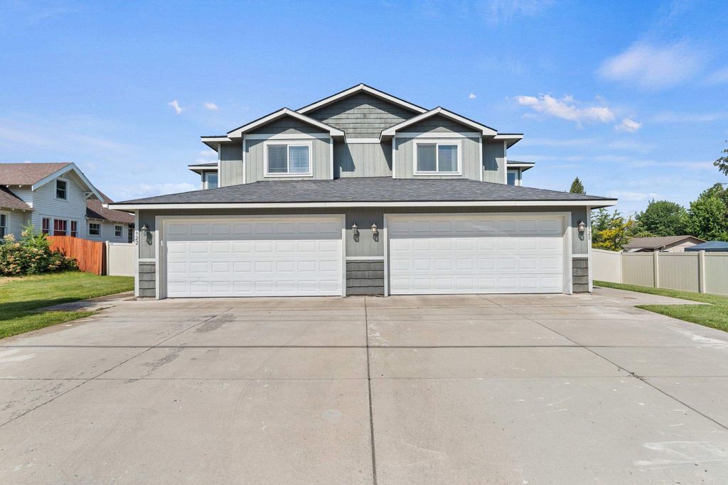 Photo of 920 S Evergreen Rd, Spokane Valley, WA 99037 (MLS # 202619946)