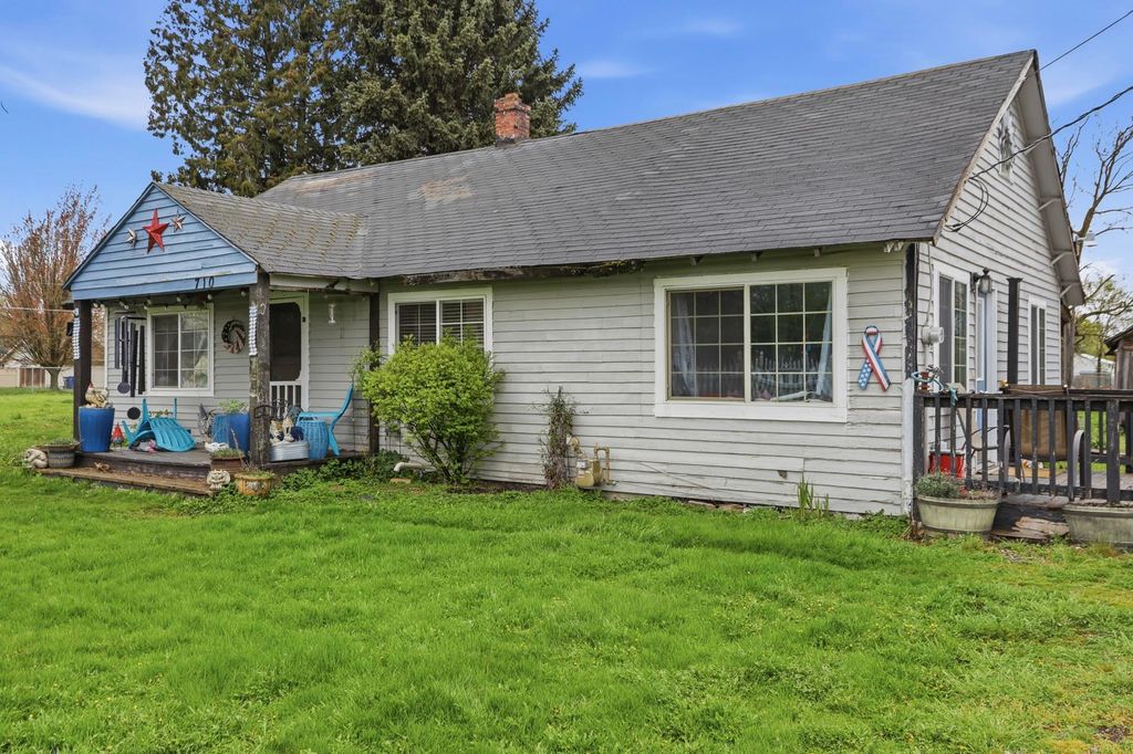 Photo of 710 S BARKER Rd, Spokane Valley, WA 99016 (MLS # 202616112)