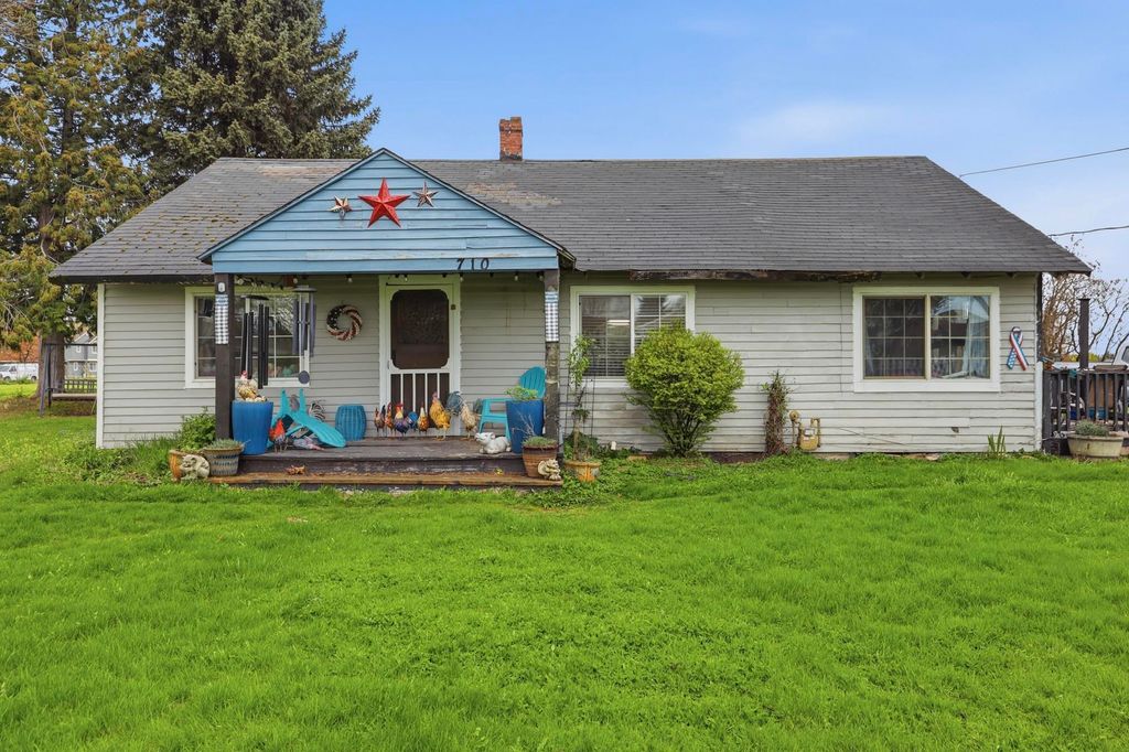 Photo of 710 S BARKER Rd, Spokane Valley, WA 99016 (MLS # 202616112)