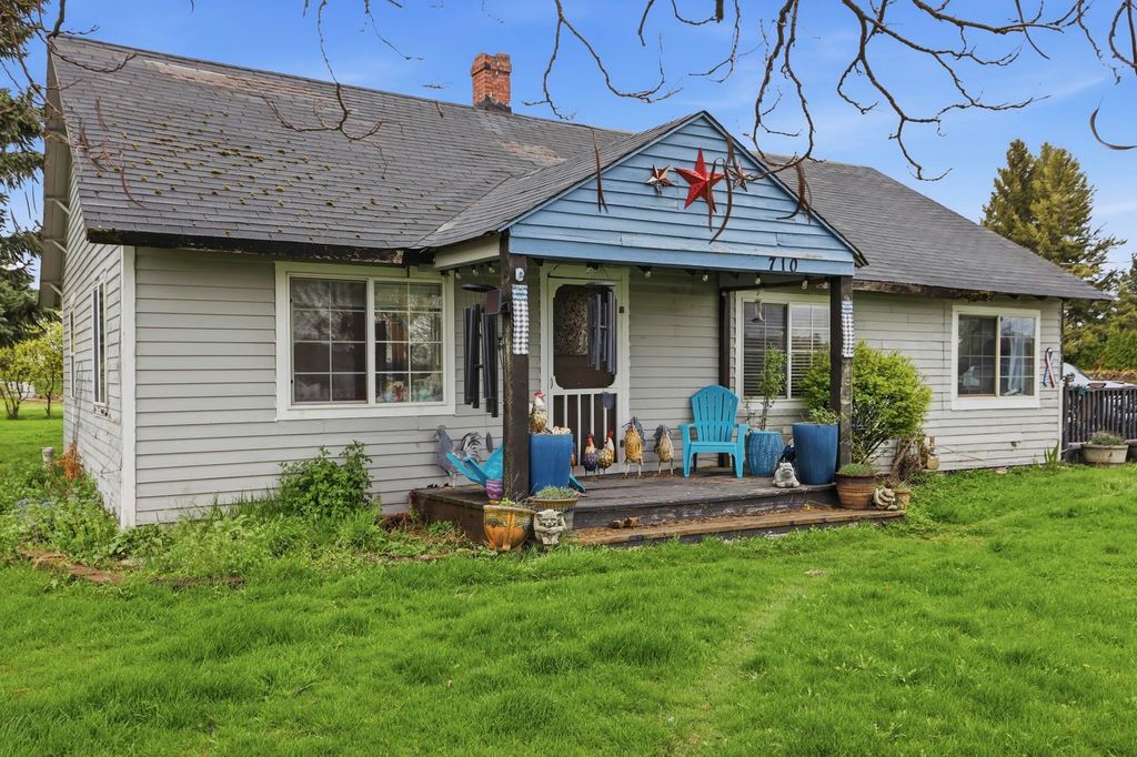 Photo of 710 S BARKER Rd, Spokane Valley, WA 99016 (MLS # 202616112)