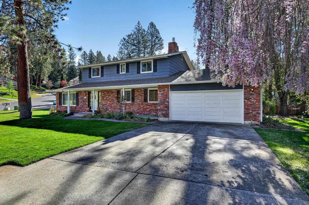 Photo of 9806 N Seminole Dr, Spokane, WA 99208 (MLS # 202624098)