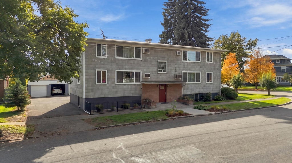 Photo of 2227 W 4th Ave, Spokane, WA 99201 (MLS # 202625579)