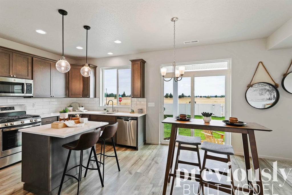 Photo of 9 N DRUMMOND St, Spokane Valley, WA 99016 (MLS # 202612267)