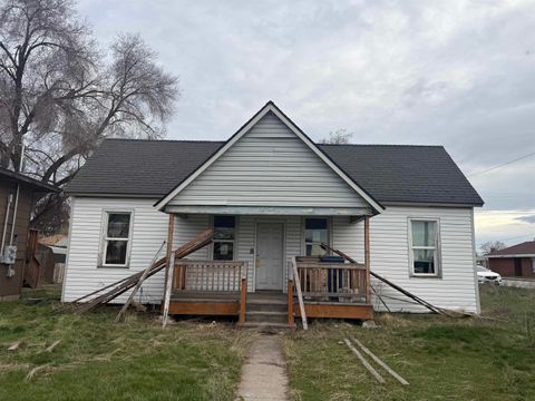 Photo of 1002 E Princeton Ave, Spokane, WA 99207 (MLS # 202614473)