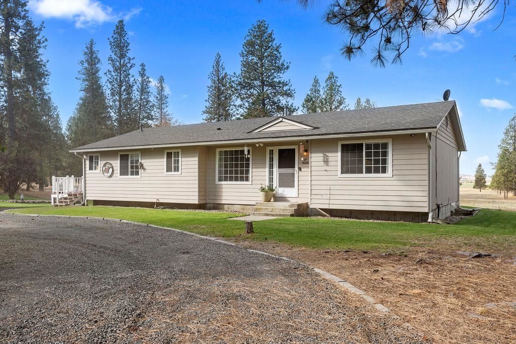 Photo of 3712 S Ritchey Rd, Medical Lake, WA 99022 (MLS # 202525422)