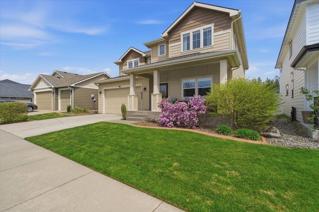 Photo of 6986 N Cornwall St, Coeur d Alene, ID 83815 (MLS # 202616086)