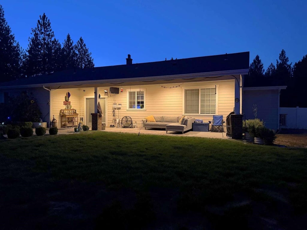 Photo of 6282 W Bluebird Way, Deer Park, WA 99006 (MLS # 202621920)