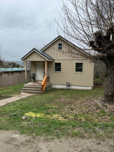 Photo of 3076 5th Ave, Valley, WA 99181 (MLS # 202527519)