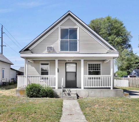 Photo of 1407 E Broad Ave, Spokane, WA 99207 (MLS # 202615978)
