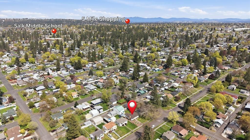 Photo of 3808 W Rockwell Ave, Spokane, WA 99205 (MLS # 202616025)