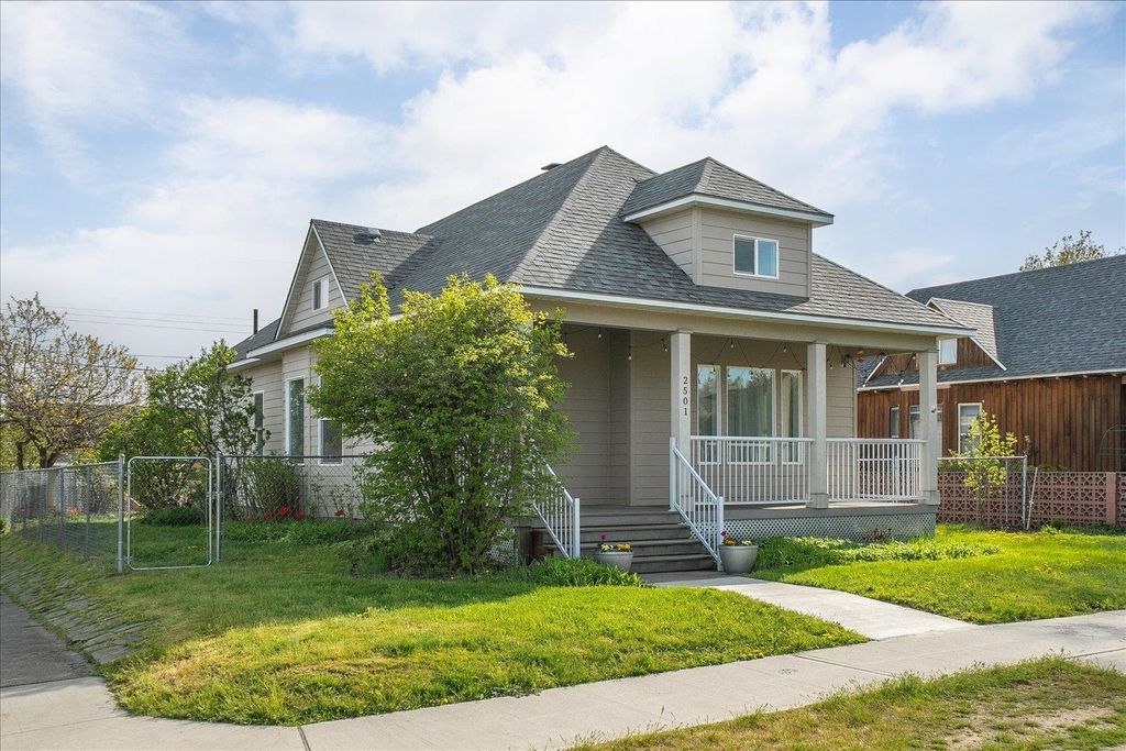 Photo of 2501 W College Ave, Spokane, WA 99201 (MLS # 202616015)