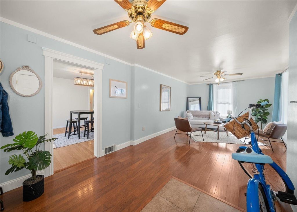 Photo of 2501 W College Ave, Spokane, WA 99201 (MLS # 202616015)