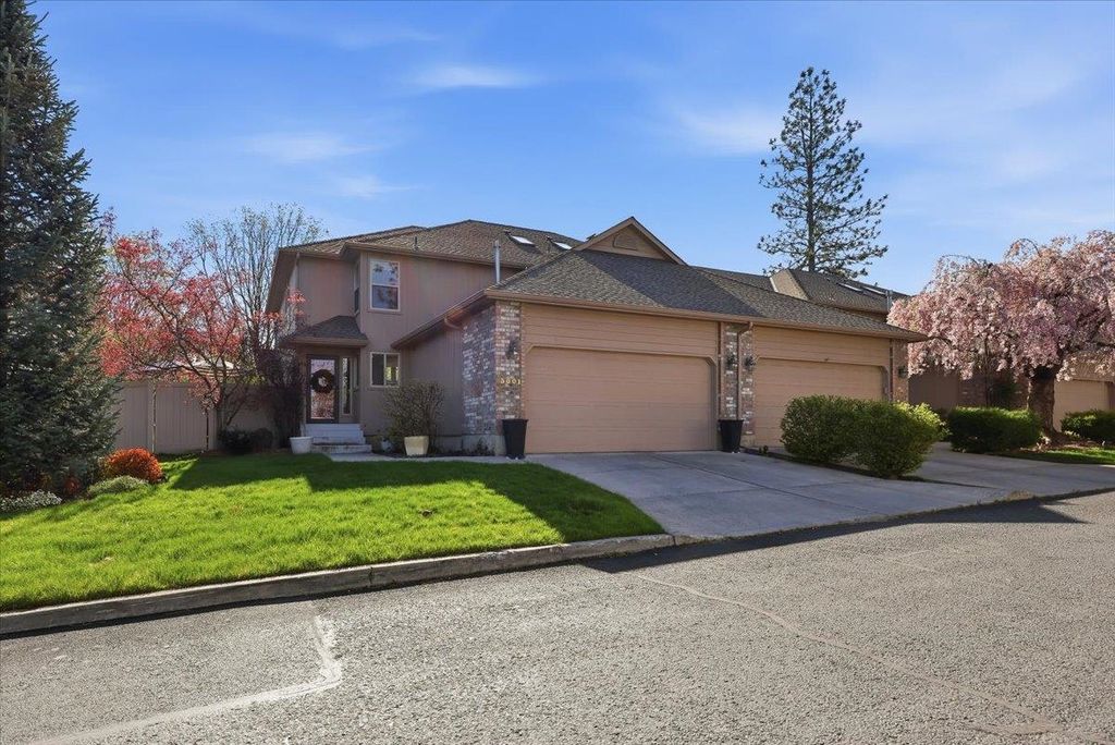 Photo of 3001 S Winthrop Ln, Spokane, WA 99206 (MLS # 202615817)