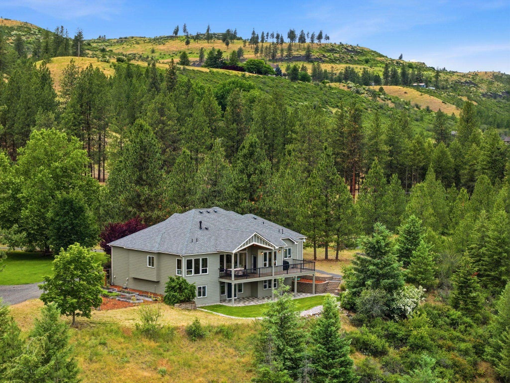 Photo of 16919 N South Bank Rd, Nine Mile Falls, WA 99026 (MLS # 202623633)