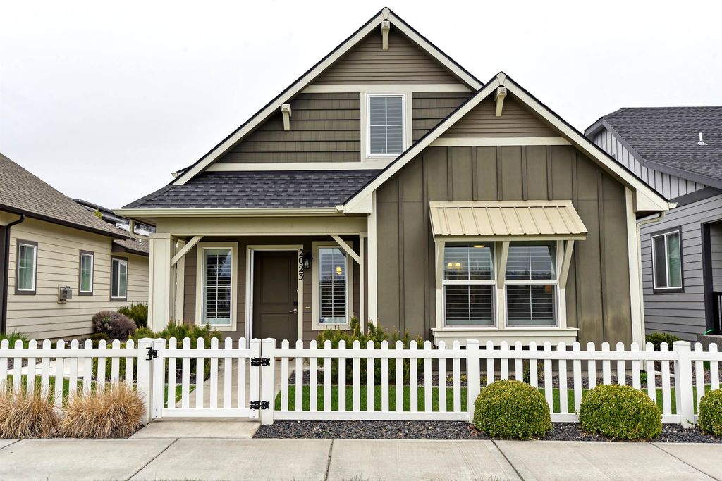 Photo of 2023 CENTENNIAL Way, Spokane, WA 99201 (MLS # 202616107)