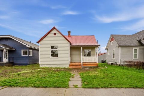 Photo of 1408 E Pacific Ave, Spokane, WA 99202 (MLS # 202614726)