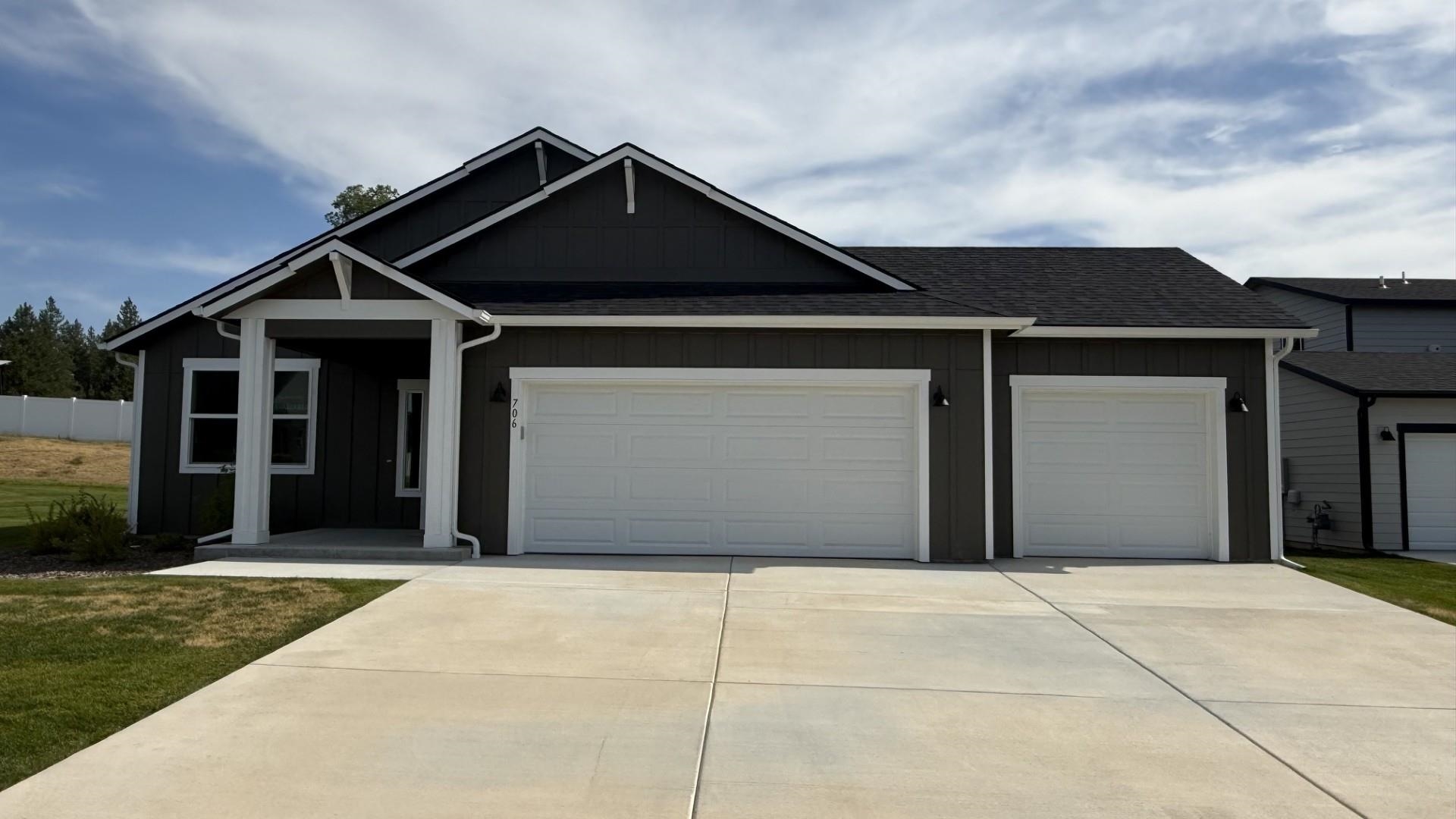 Photo 1 of 31 — 706 E 4th St, Deer Park, WA 99006