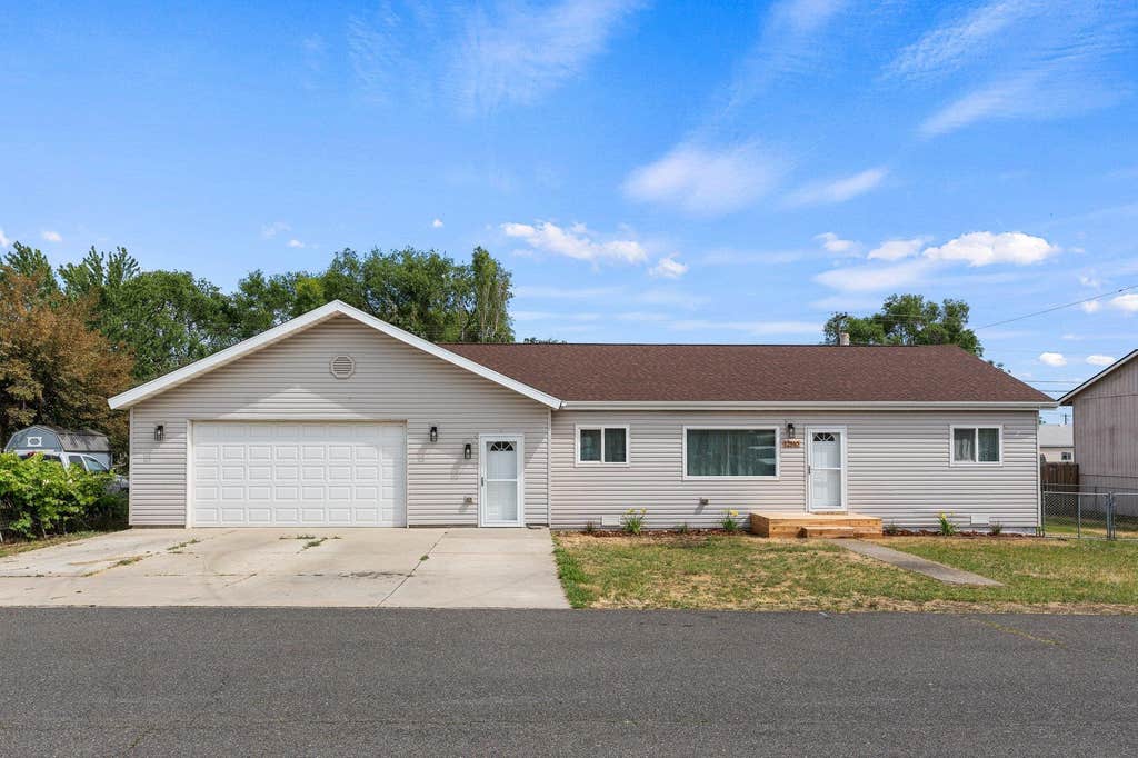 Photo of 12510 W 13th Ave, Airway Heights, WA 99001 (MLS # 202619986)