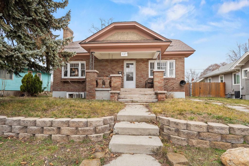 Photo of 117 E Glass Ave, Spokane, WA 99207 (MLS # 202611923)