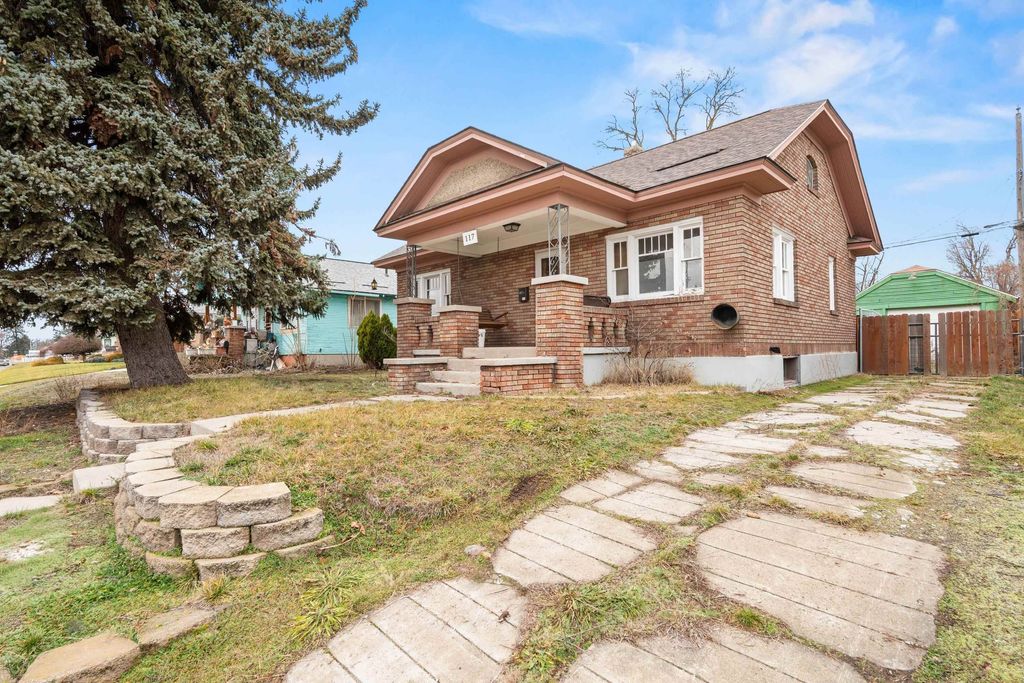 Photo of 117 E Glass Ave, Spokane, WA 99207 (MLS # 202611923)