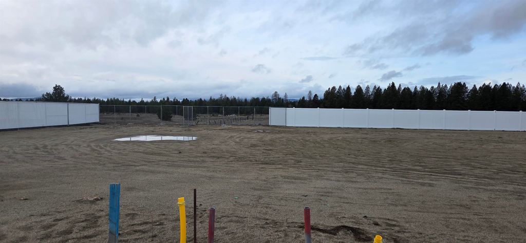 Photo of 1421 N High Desert Dr, Deer Park, WA 99006 (MLS # 202527815)