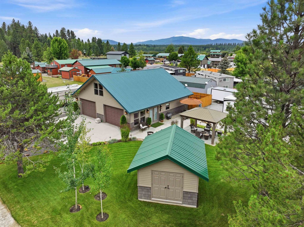 Photo of 15 Guinevere Dr, Usk, WA 99180 (MLS # 202621027)