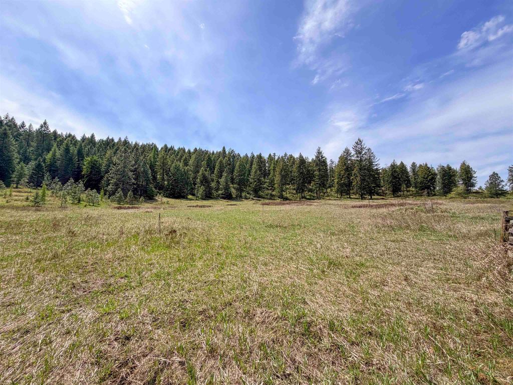Photo of 822-J Barzee Rd, Colville, WA 99114 (MLS # 202616085)