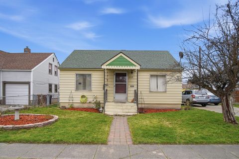 Photo of 5718 N Cook St, Spokane, WA 99208 (MLS # 202614773)