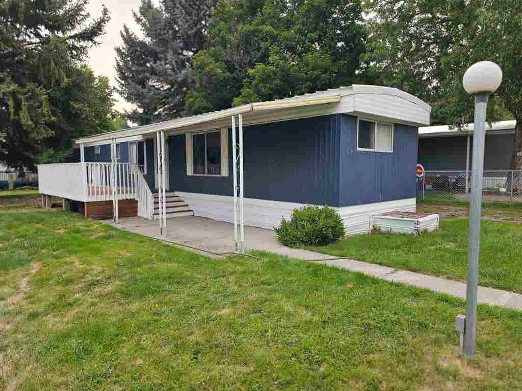 Photo of 3110 E Chattaroy #19 Rd, Chattaroy, WA 99003 (MLS # 202622939)