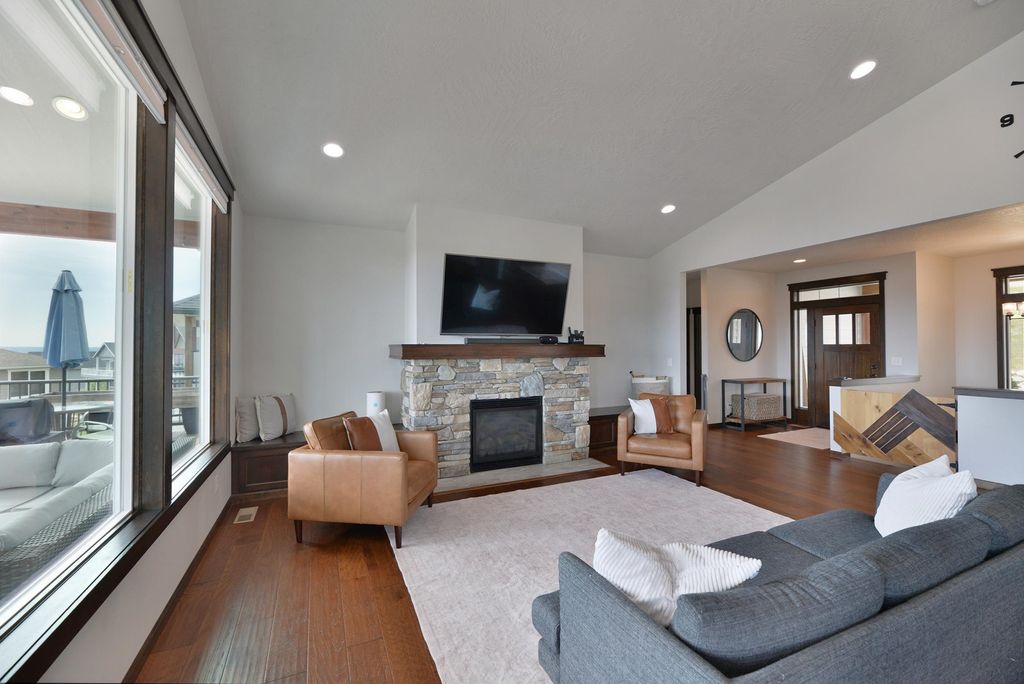 Photo of 8720 E Ridgeline Ln, Spokane Valley, WA 99217 (MLS # 202615854)