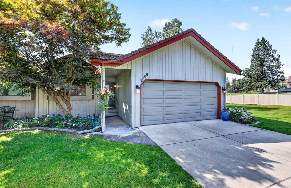 Photo of 3908 S Alder Cir, Spokane, WA 99223 (MLS # 202622737)