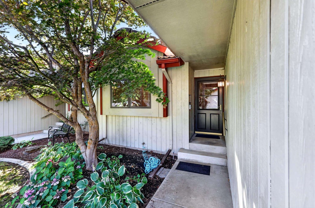 Photo of 3908 S Alder Cir, Spokane, WA 99223 (MLS # 202622737)