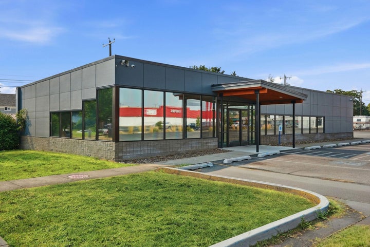 Photo 1 of 26 — 2607 N Division St, Spokane, WA 99207