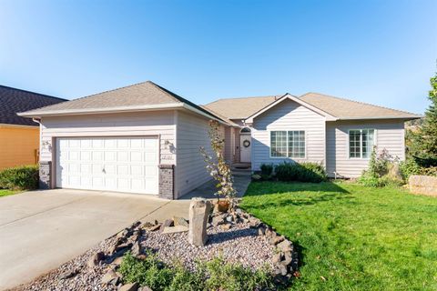 Photo of 12102 S Troon Ln, Spokane, WA 99202 (MLS # 202525880)