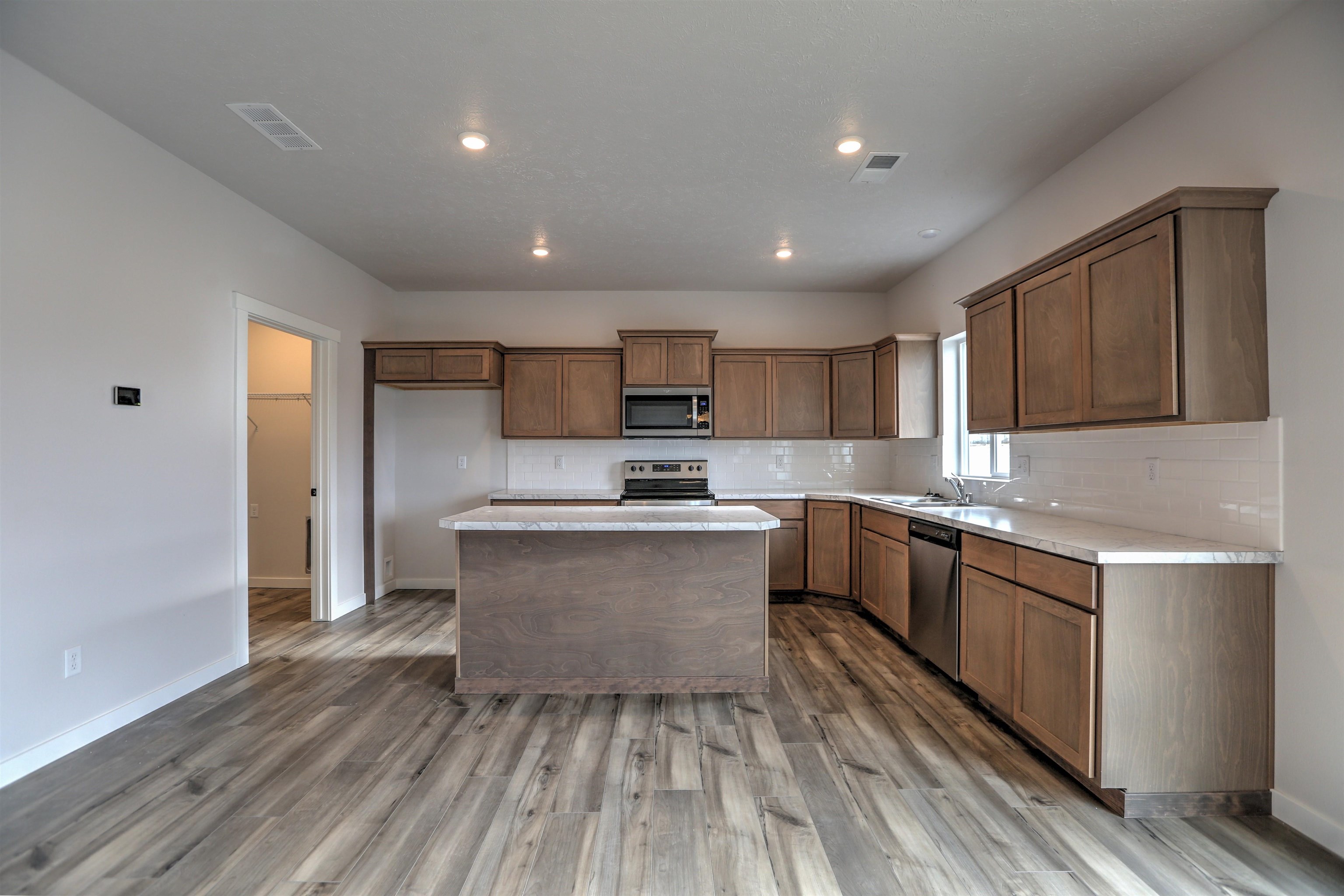Photo 10 of 29 of 10322 W Salmonberry Rd house