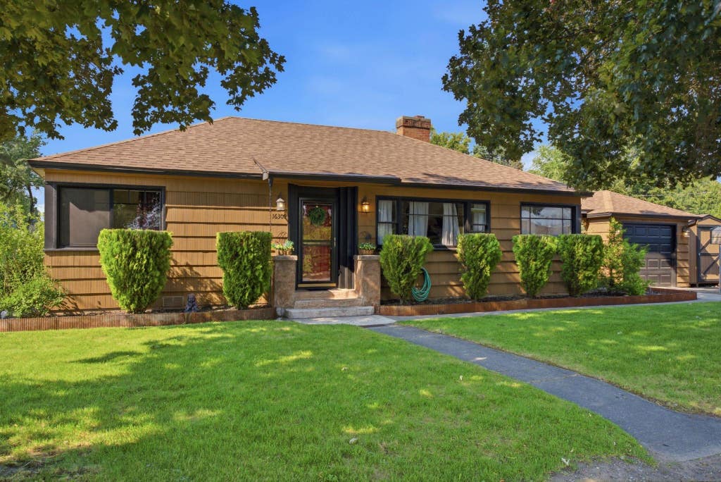 Photo of 16305 E Riverside Ave, Spokane Valley, WA 99037 (MLS # 202622064)